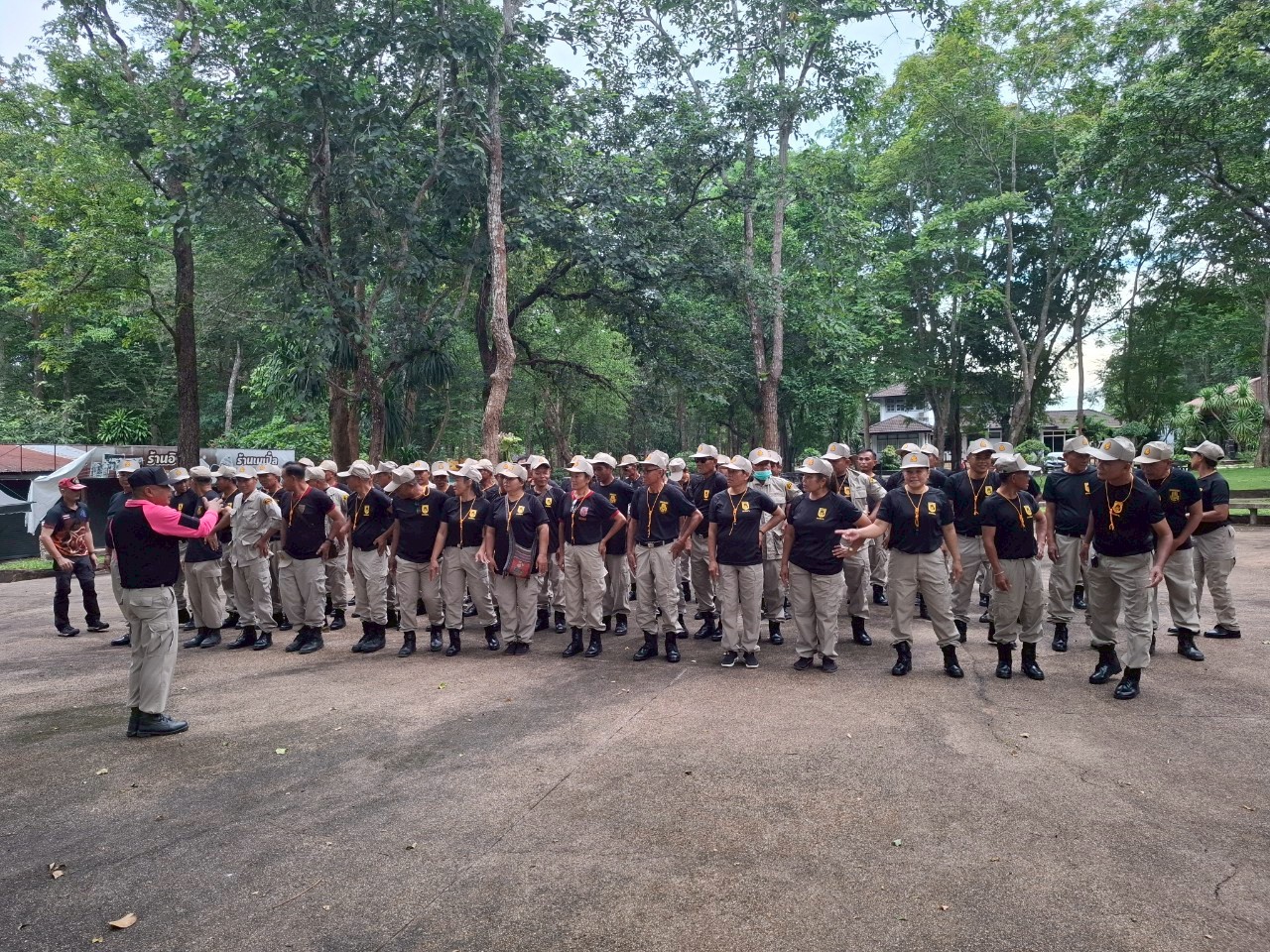 LINE_ALBUM_ทบทวน อปพร. 68_250813_139_397.jpg